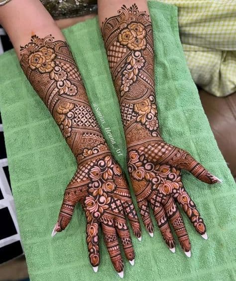 Golden Bloom Henna Embrace: A Haldi Promise
